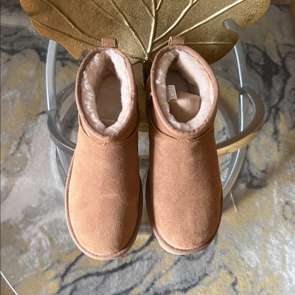 UGG Women’s Classic Ultra Mini Platform in Chestnut - Picture 12 of 13